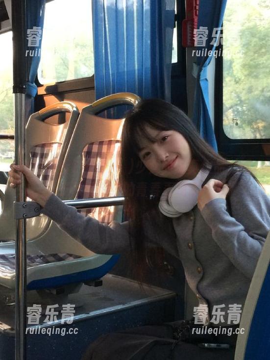 在线观看Zia (지아)少女的写真作品，感受颠覆传统的青春表现.txt
